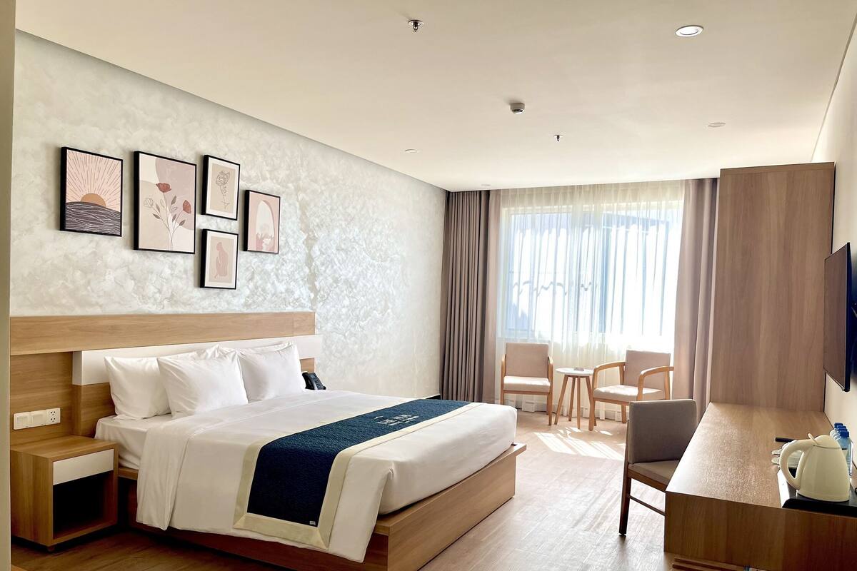 Habitación básica doble | Escritorio, wifi gratis, ropa de cama
