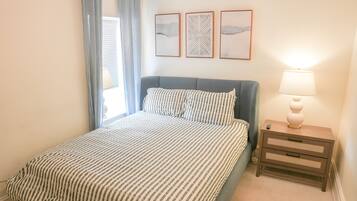 4 bedrooms, iron/ironing board, free WiFi, bed sheets