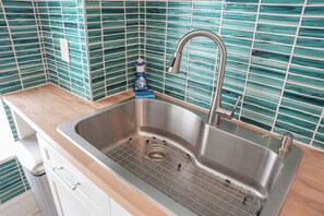 Fridge, microwave, oven, stovetop - Luxury Penthouse • 3 Blocks to Boardwalk & Casinos • Near AtlantiCare (Atlantic City)