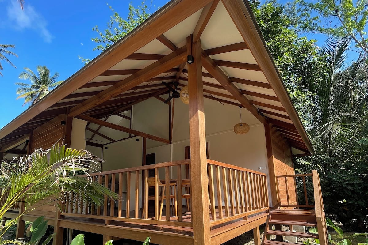 Bungalow Superior, nhiều giường, quang cảnh vườn, khu vực vườn | Két bảo mật tại phòng, bàn, nôi (giường cho trẻ sơ sinh) miễn phí 