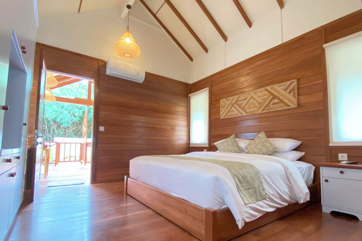 Bungalow Superior, 1 giường cỡ king, quang cảnh vườn, khu vực vườn | Két bảo mật tại phòng, bàn, nôi (giường cho trẻ sơ sinh) miễn phí 