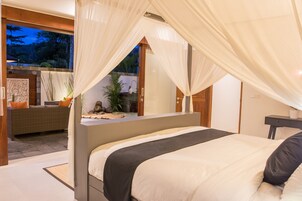 Deluxe Villa, 1 King Bed, Terrace, Garden Area (Victoria) | Garden view