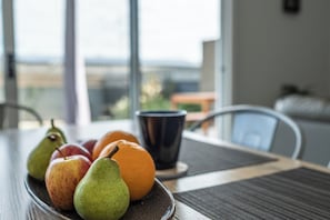 Dining room - Amaroo 1 (Coles Bay)