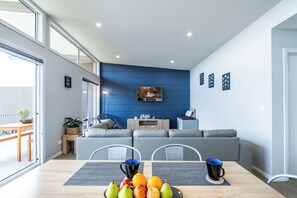 Casa Premium | Zona de estar | Una Smart TV