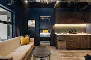 Smart TV, Netflix, streaming services