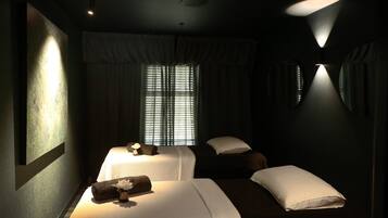 Couples treatment room(s), sauna, hot tub, deep-tissue massages