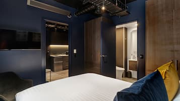 Two Bedroom Metro Unit | Blackout curtains, iron/ironing board, free cots/infant beds, free WiFi