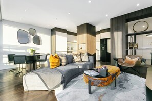 Living area - Golden Viaduct Retreat (Auckland)