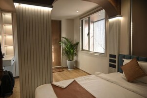 In-room safe, free WiFi