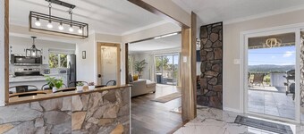 Hill House Hot Tub Views & BBQs Close To Downtown