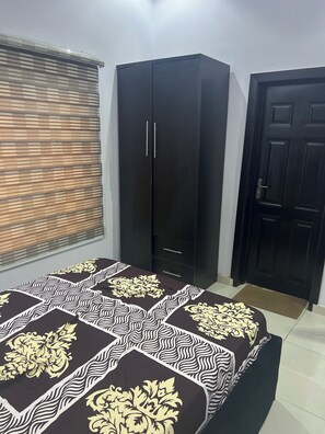 2 quartos, ferros/tábuas de passar roupa, Wi-Fi, roupa de cama