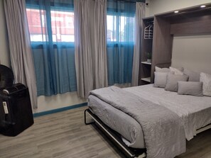 1 habitación, escritorio, wifi y ropa de cama