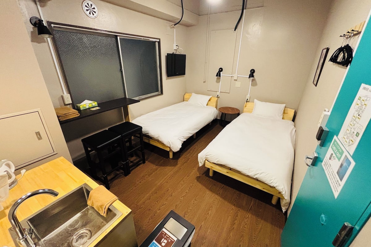 Kamar Twin Superior | Tirai kedap cahaya, Wi-Fi gratis, dan didekorasi berbeda-beda