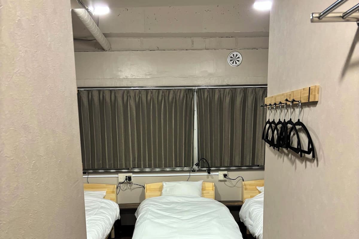 Superior Triple Room | Blackout curtains, free WiFi, bed sheets