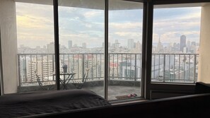 Iron/ironing board, WiFi - Incredible SF skyline view hotel liked condo with amenities of a home (San Francisco)