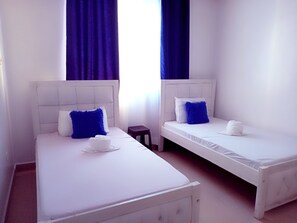 3 slaapkamers, een strijkplank/strijkijzer, wifi, beddengoed