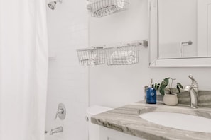 Hair dryer, towels - Villa Solano| Summer deals, book now! (Downtown St. Augustine)