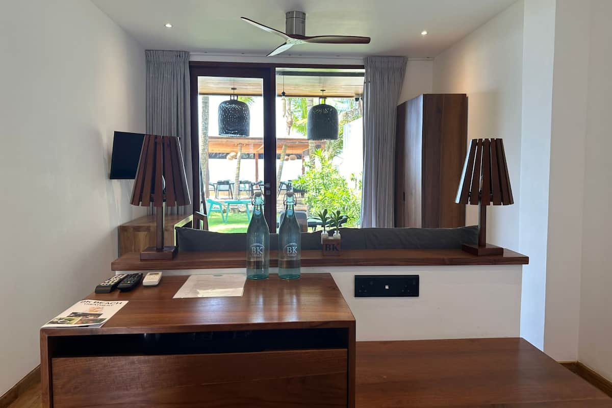 1 bedroom, in-room safe, desk, free WiFi