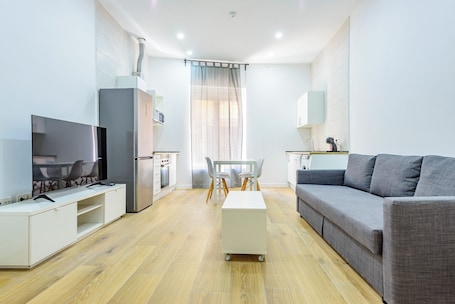 ์คํ ๋ค๋ ์ํํธ | ๊ฑฐ์ค ๊ณต๊ฐ