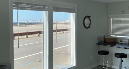 Ocean views from every window. 5min walk to the quiet end of the beach!