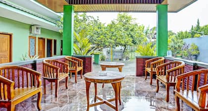 OYO Life 92043 Kost Barokah Syariah Madiun