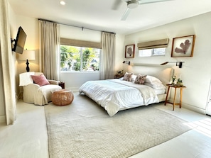 4 bedrooms, desk, iron/ironing board, travel cot - Hermes Haven Beach House - w/ Hot Tub, Blocks to beach (Encinitas)
