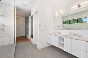 Douche, sèche-cheveux