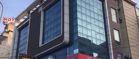 숙박 시설 정면