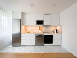 Apartment 7 | Private kitchen - Vibrant Porto Apartments-Campo 24 (Porto)