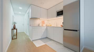 Apartment | Eigene Küche | Großer Kühlschrank, Mikrowelle, Herdplatte, Wasserkocher