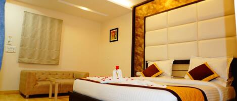 コンフォート ダブルルーム | デスク、ノートパソコン用作業スペース、アイロン / アイロン台、WiFi (無料)