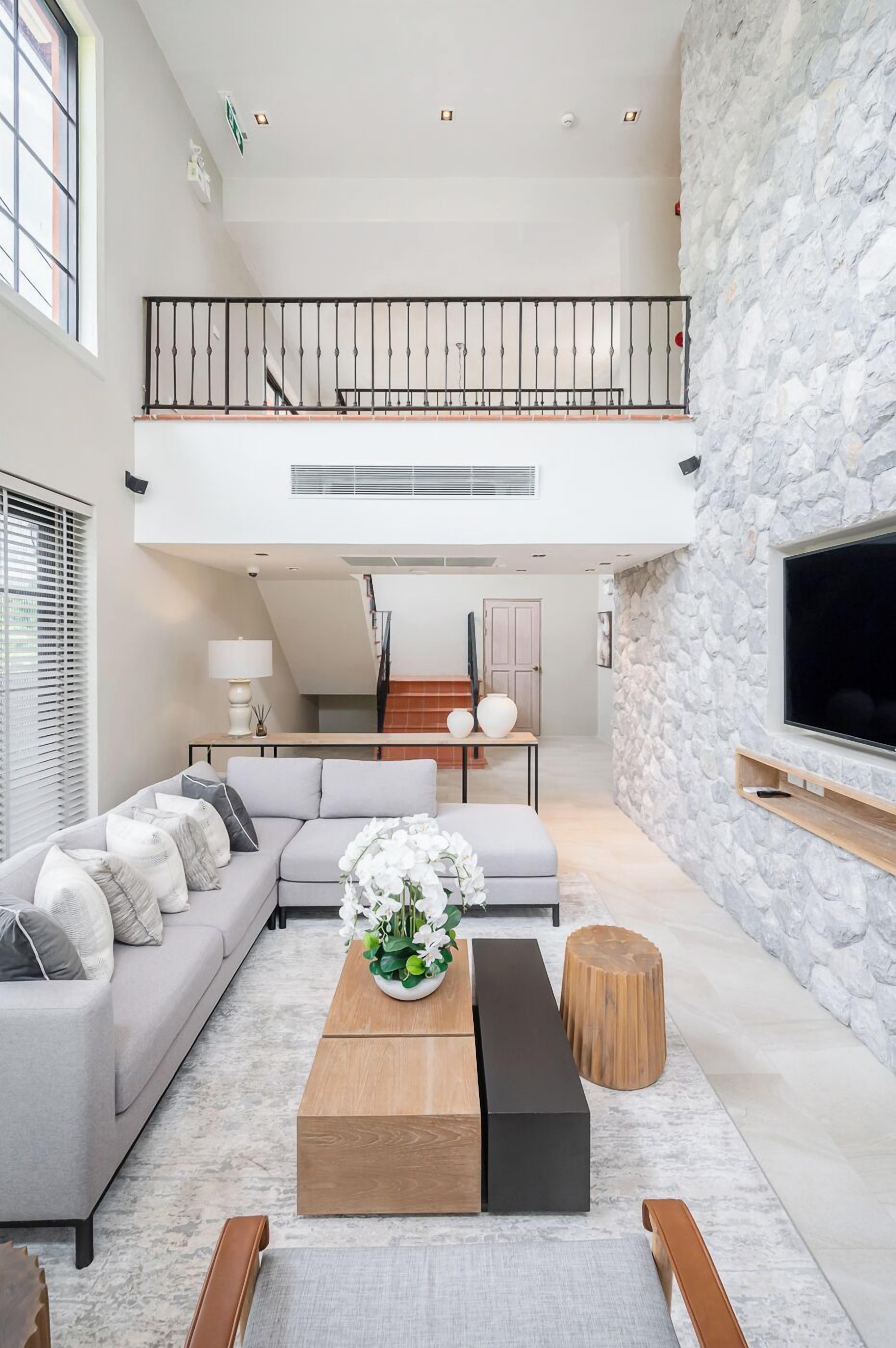 家庭別墅, 4 間臥室, 非吸煙房, 泳池景觀 | 起居區 | 智慧型電視、Netflix、串流服務