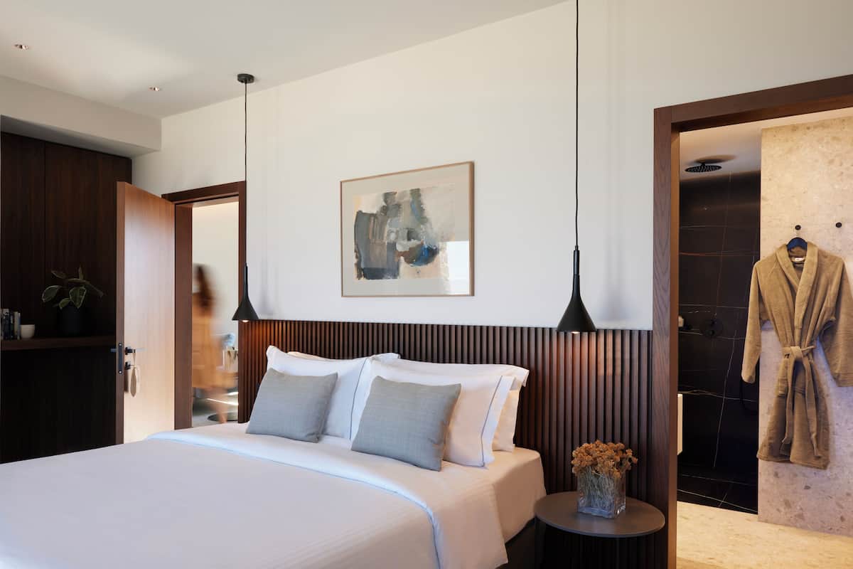 Honeymoon Suite | 3 bedrooms, minibar, in-room safe, individually decorated