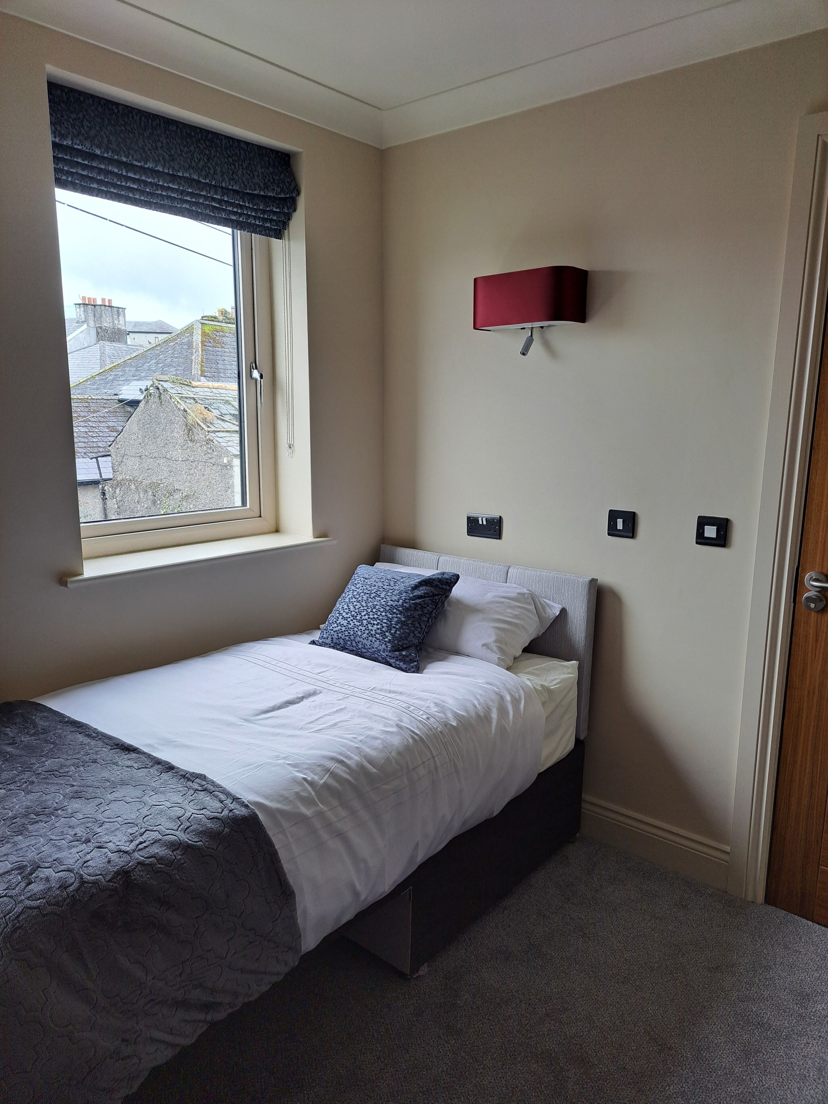 Classic Twin Room | Desk, laptop workspace, free WiFi, bed sheets