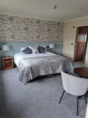 Classic Room, 2 Bedrooms, Non Smoking | Desk, laptop workspace, free WiFi, bed sheets