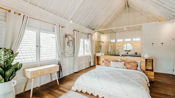 Villa | 2 bedrooms, laptop workspace, free WiFi, bed sheets