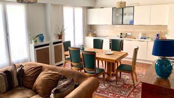 Smart TV, DVD player