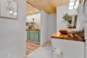 冰箱、微波炉、炉灶、茶具/咖啡用具