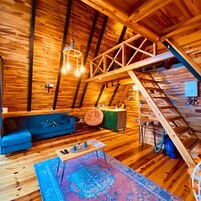 ทีวีจอแอลซีดี 81 นิ้ว พร้อมช่องดาวเทียม, ภาพยนตร์แบบจ่ายต่อเรื่อง