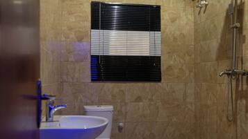 Luxury Apartment | Bathroom