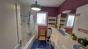 Toallas y papel de baño 