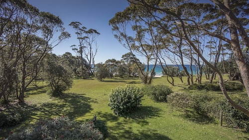 Ocean's Edge at Bawley Beach