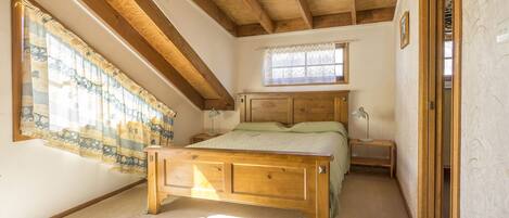 3 Schlafzimmer, Schreibtisch, Bügeleisen/Bügelbrett, kostenloses WLAN