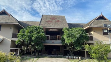 Fachada da propriedade
