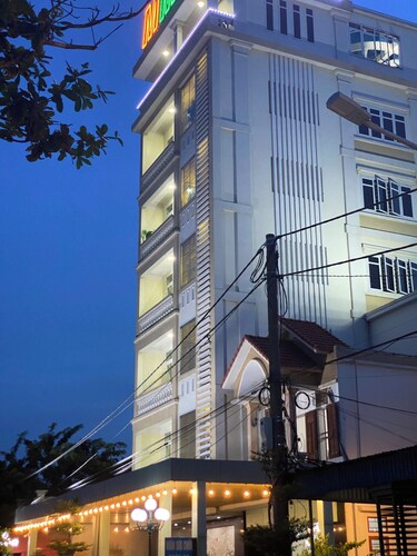  MMG GLOBAL Apartments