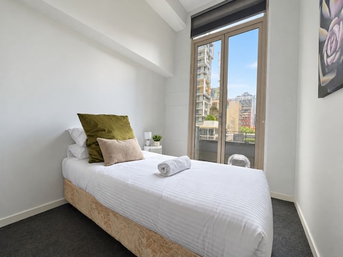 Readyset Apartments on Little Bourke