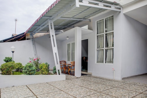 OYO 3690 Wisma Yani Syariah