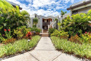 Property grounds - Stunning 2nd level Panoramic Ocean/Fairway Views (Kamuela)