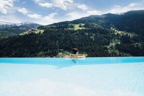 Piscine extérieure, piscine chauffée