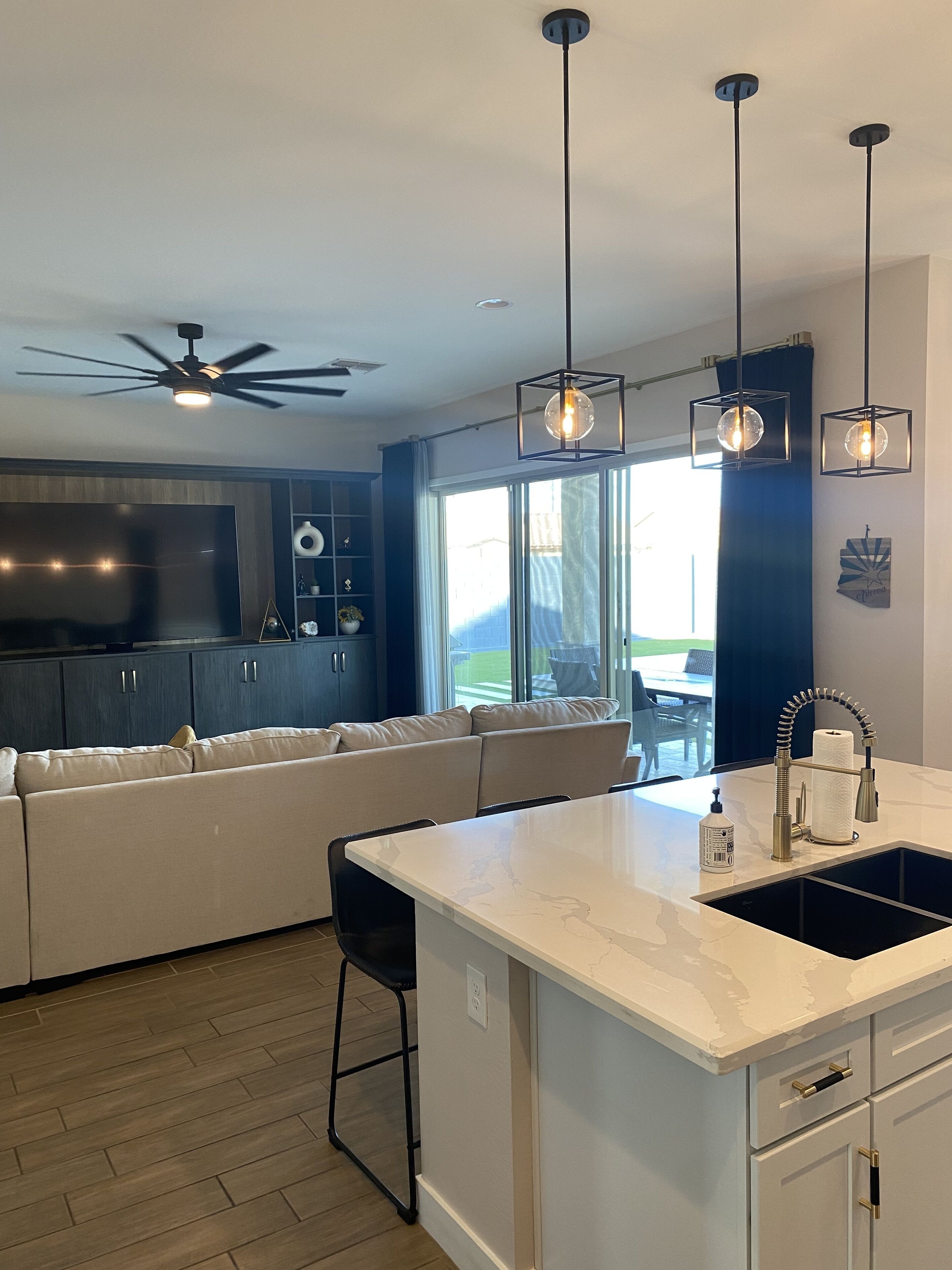 المنشأة من الداخل